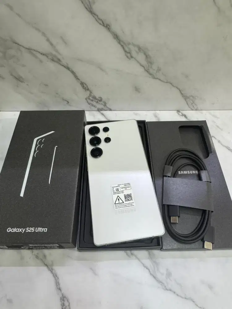 Samsung S25 ultra 12/512 gb second ory