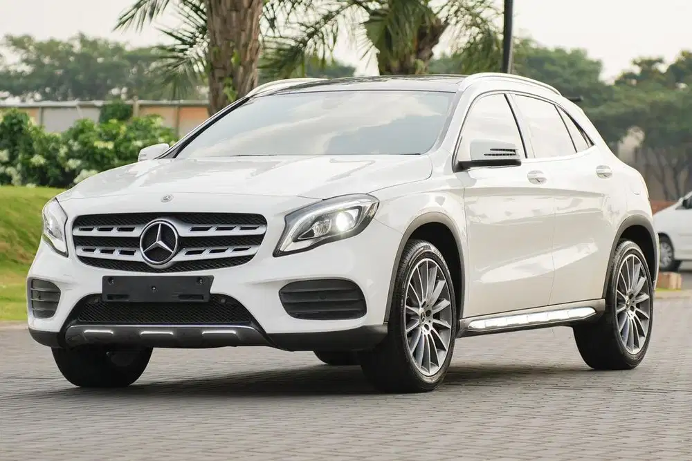 (DP 60jt) Mercedes Benz GLA200 AMG Night 2020