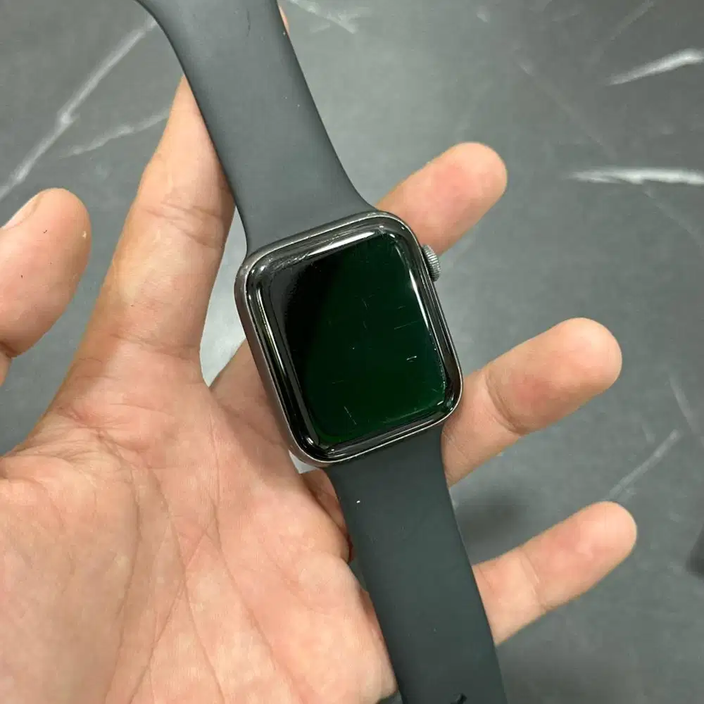 Apple Watch series 5 nike 45mm ( no box )