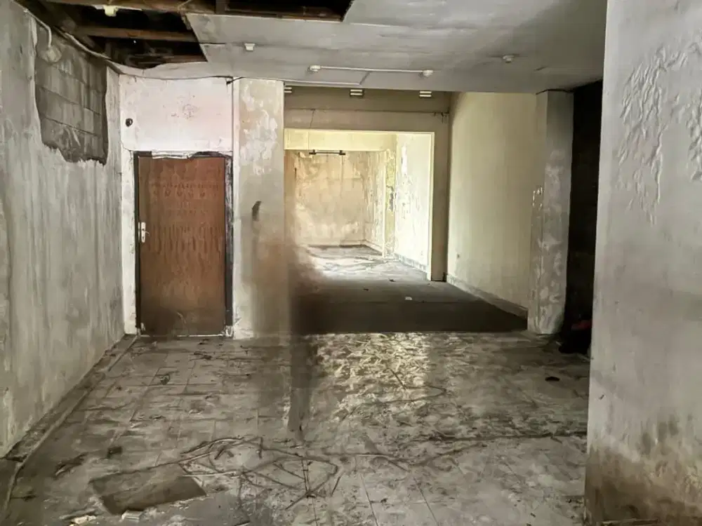 DISEWAKAN RUMAH HITUNG TANAH PUSAT KOTA SURABAYA