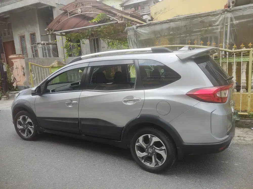 Honda BR-V  E-CVT -AT  (2018 akhir).
