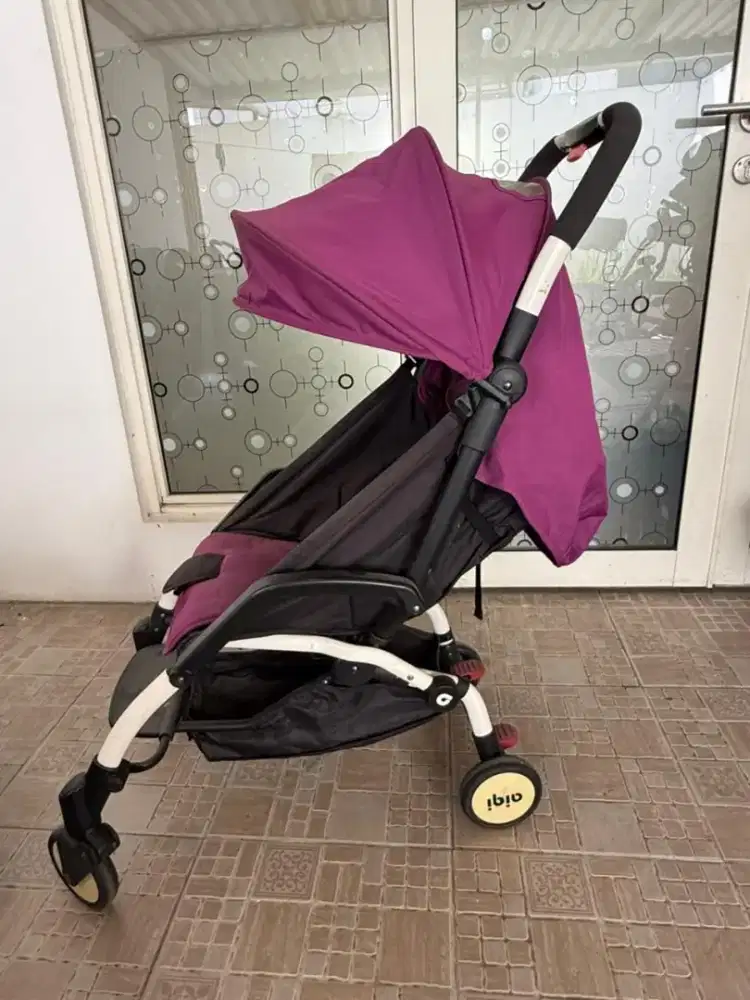 Stroller aiqi warna pink muda