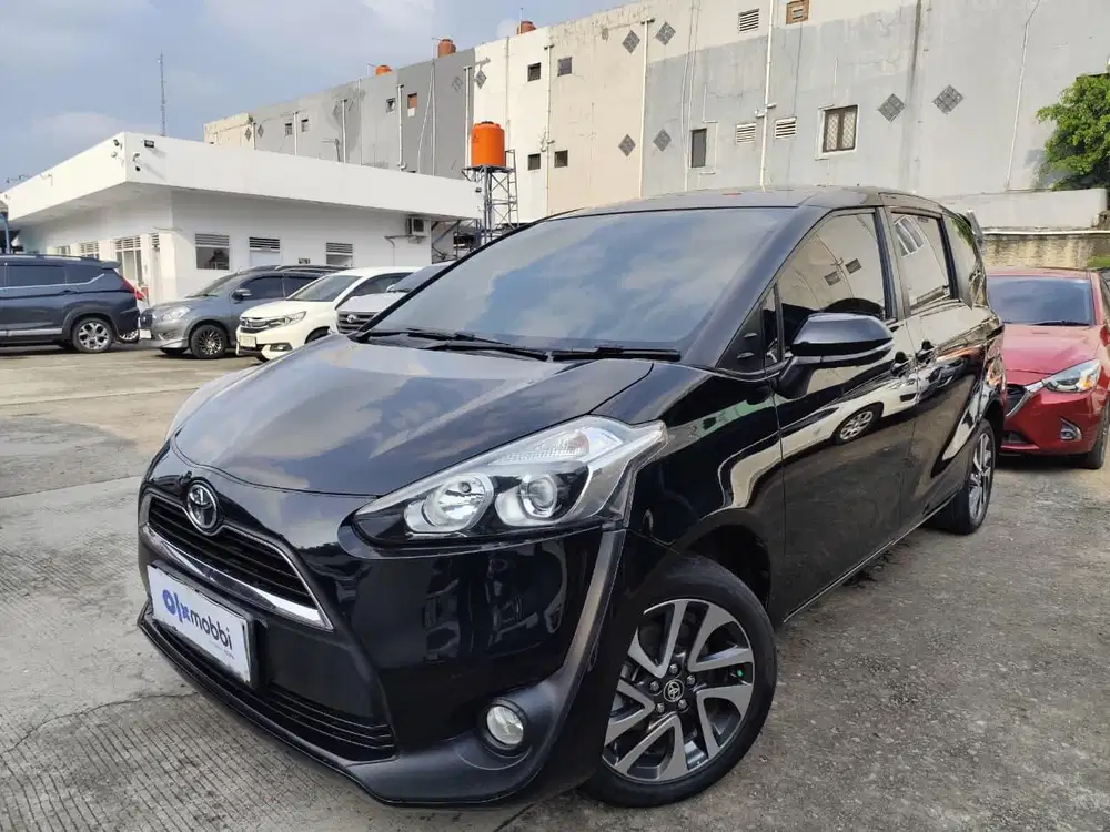 DP MURAH - Toyota Sienta 1.5 V Bensin-AT 2017