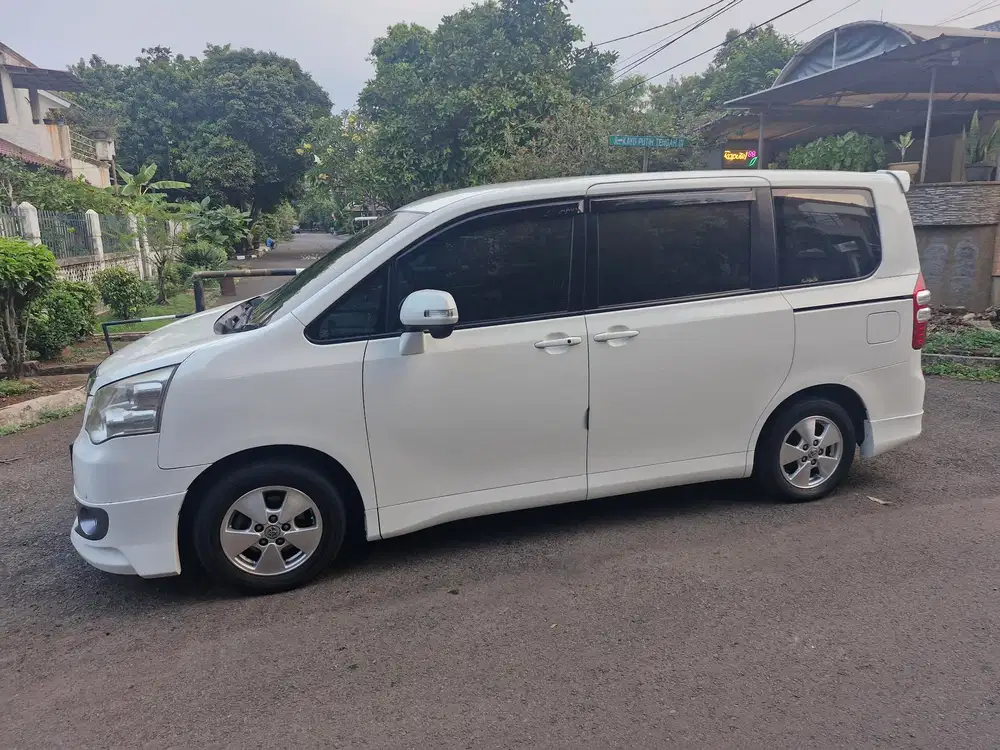 Toyota Nav1 2013 Bensin