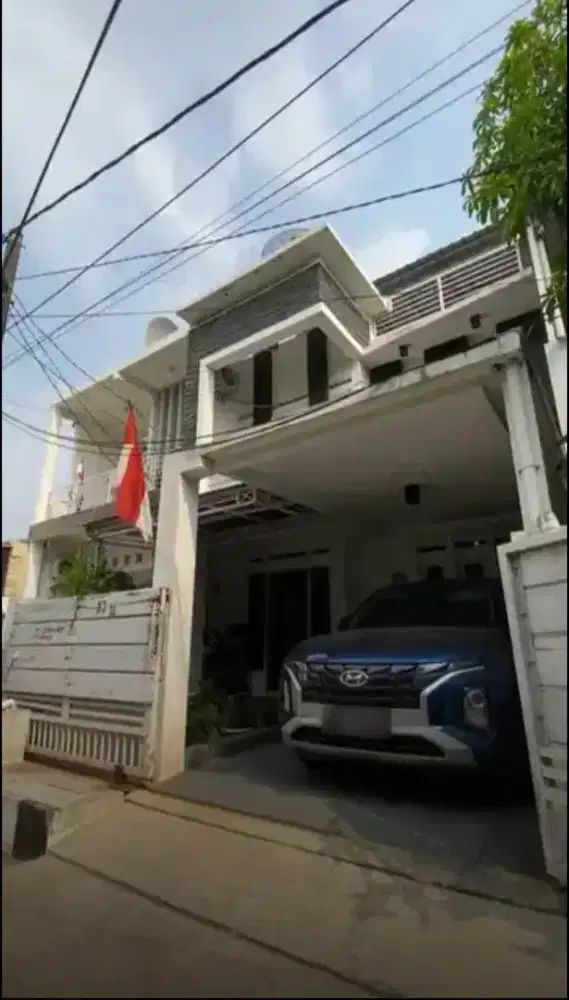 RUMAH MEWAH 3 LANTAI DI KOKPLEK HARAPAN BARU REGENCY - CAKUNG
