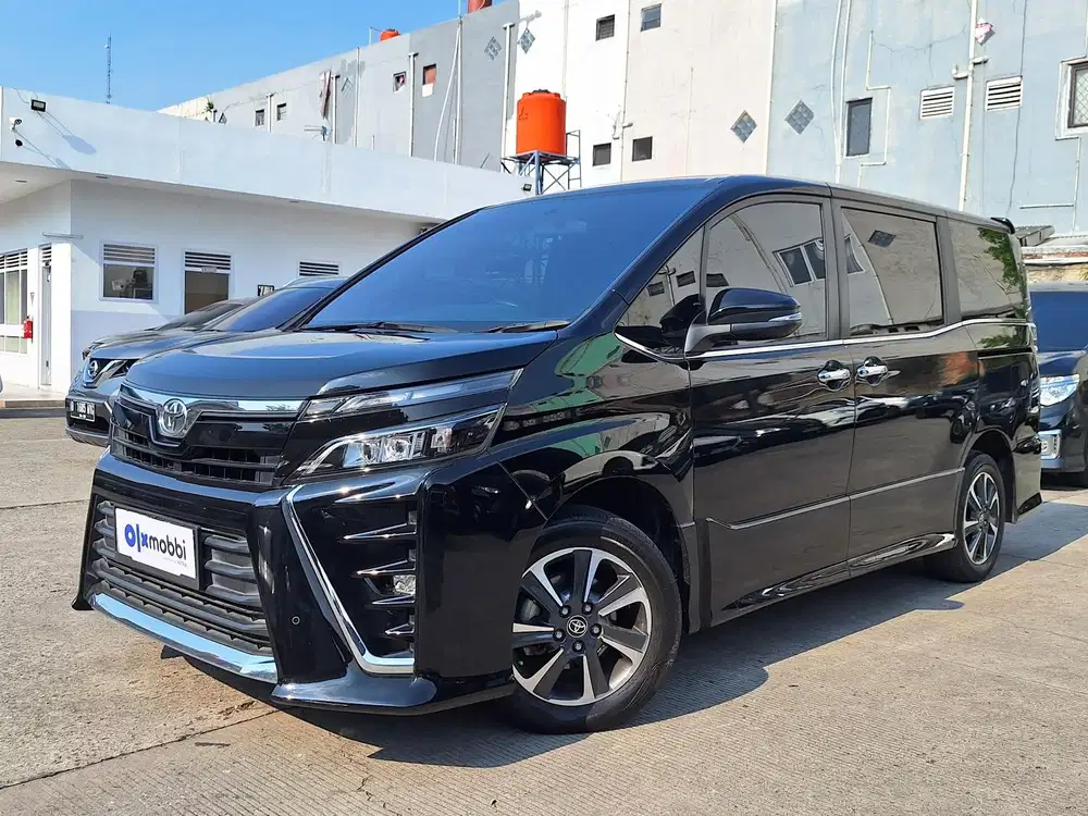 DP MURAH - Toyota Voxy 2.0 Bensin-AT 2020