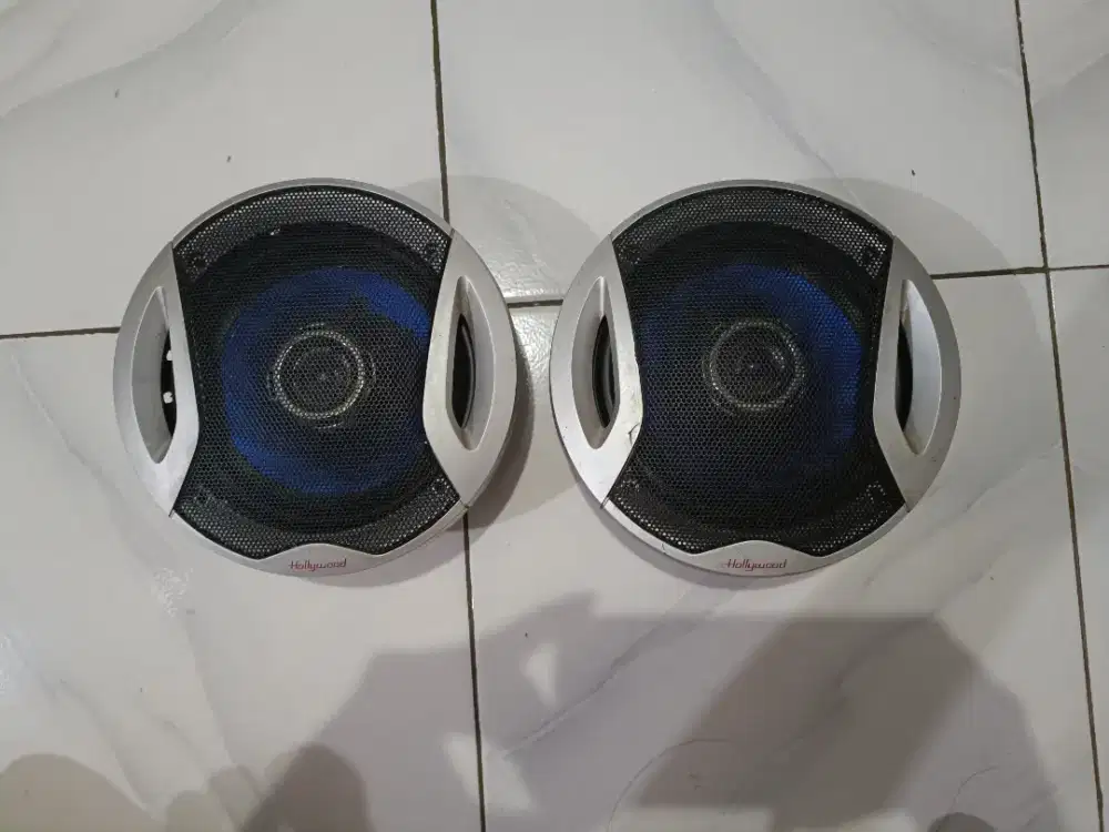 Speaker mobil hollywood (kondisi mantap)