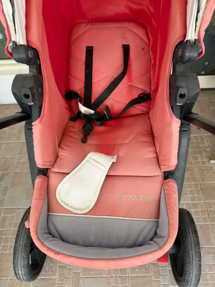 Stroller Skiddoo warna merah