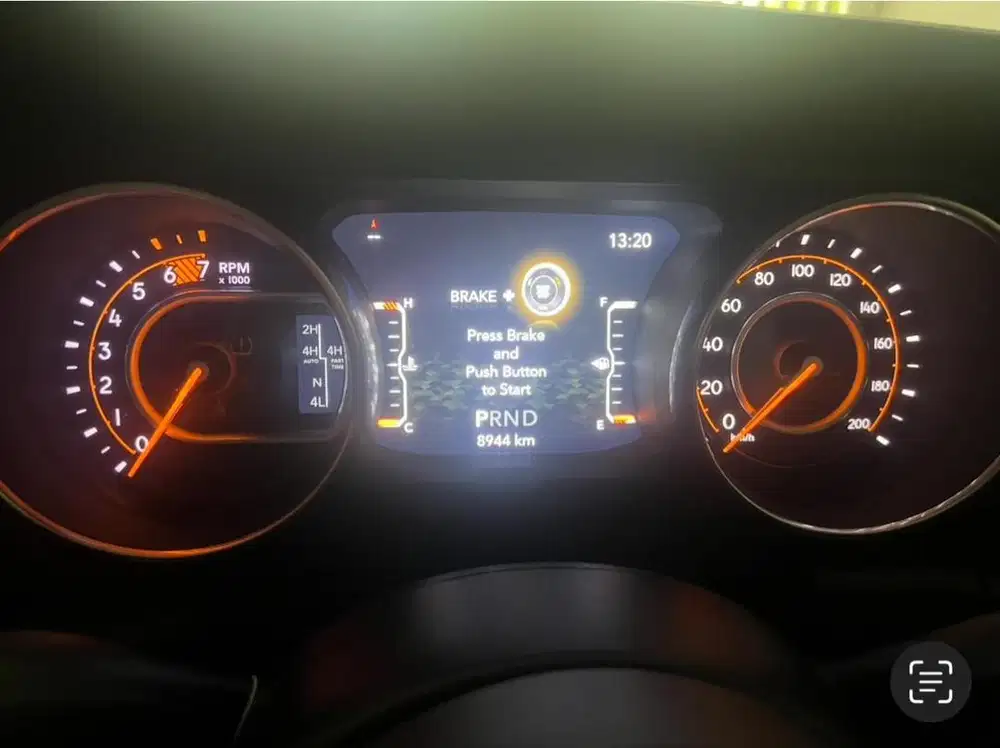 Jeep Wrangler JL SAHARA seperti Baru KM 9000an