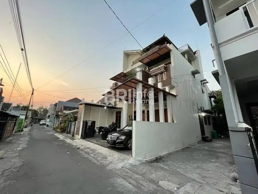 jual rumah 3 lantai di seturan dalam ringroad kledokan dekat YKPN