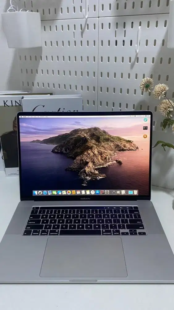 MacBook Pro Touchbar 2019 16inch, 32/512GB i9 SECOND