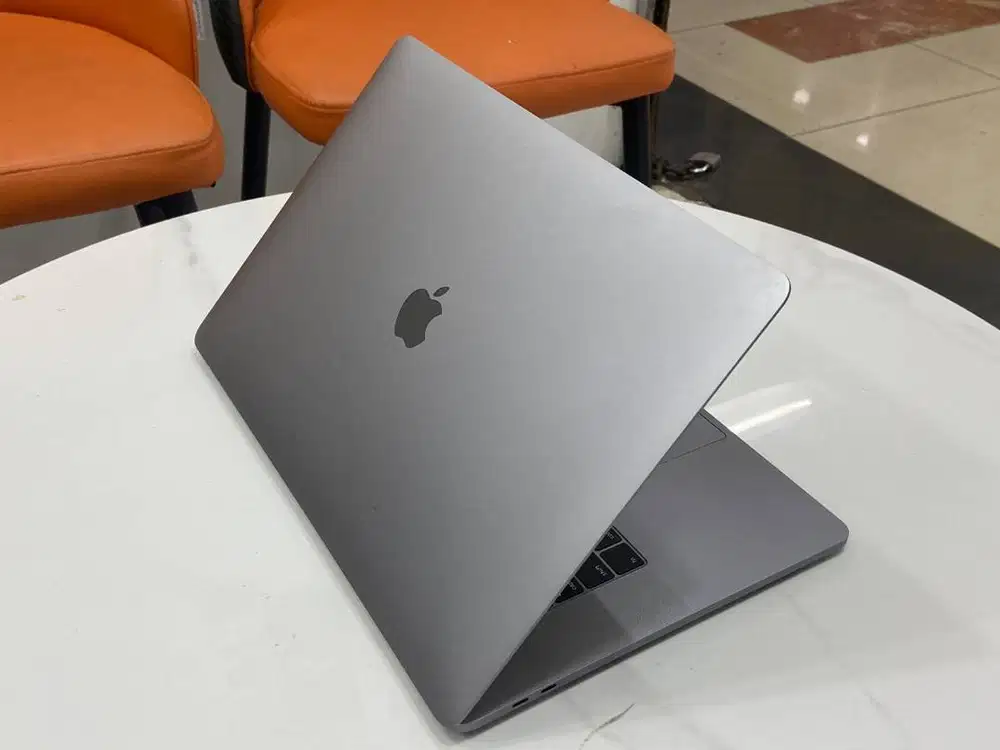 Apple Macbook pro 2018 core i9 gen8 touchbar ram 32gb ssd 1TB grey 15n