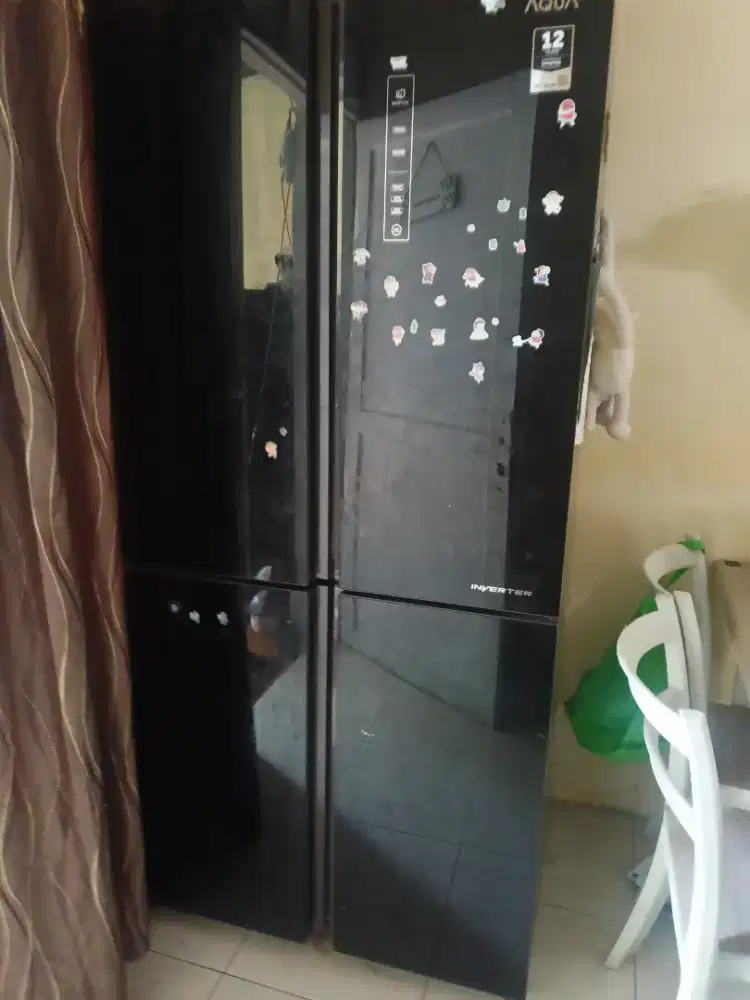 Kulkas 4 pintu merek aqua