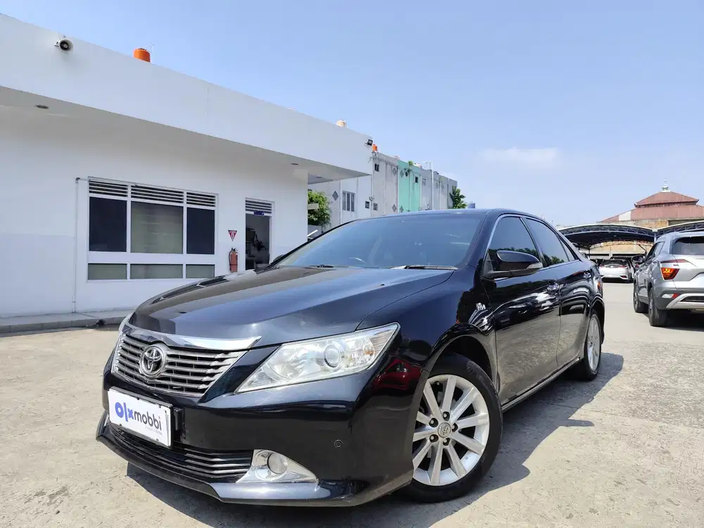 Pajak Panjang - Toyota Camry 2.5 V Bensin-AT 2014