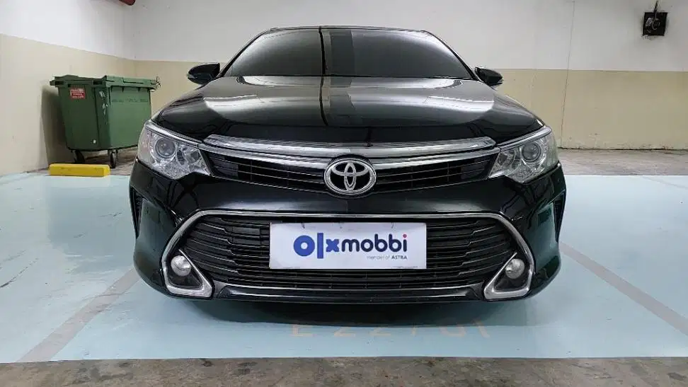 TDP 11JT Toyota Camry 2.5 V Bensin-AT Hitam 2017