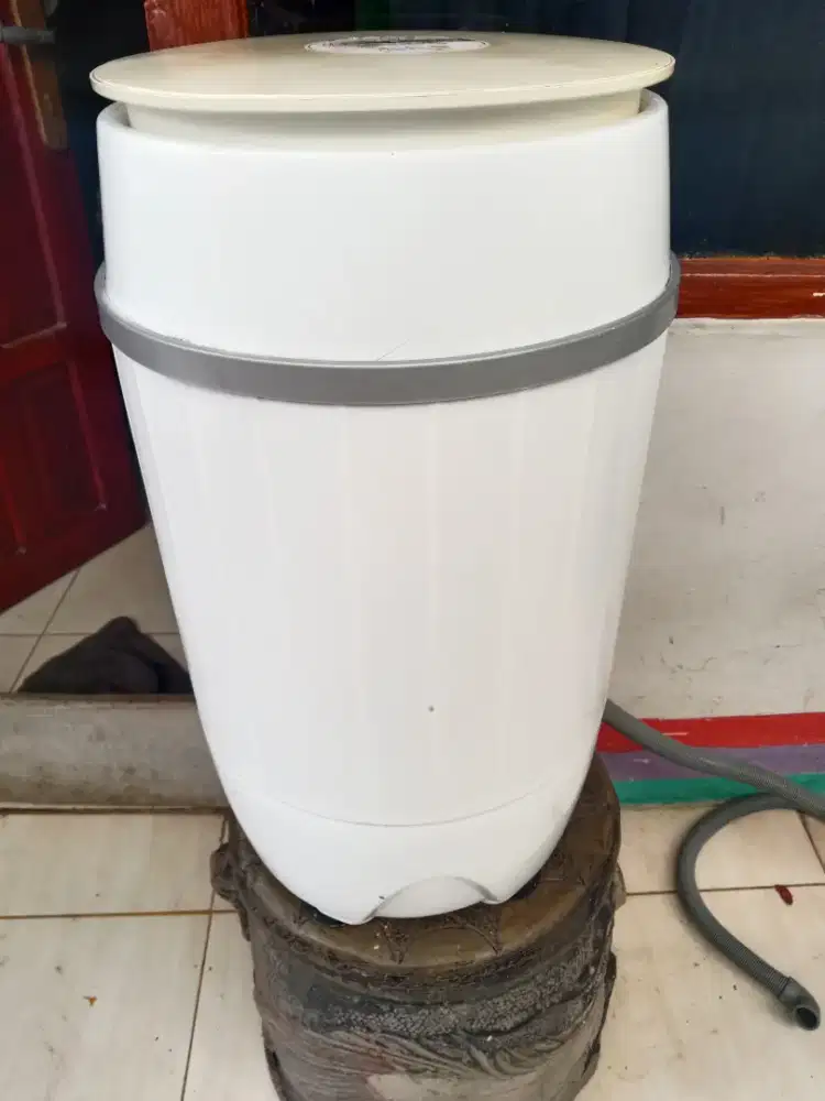 mesin cuci 1 tabung mini siap pakai semua normal .masih original