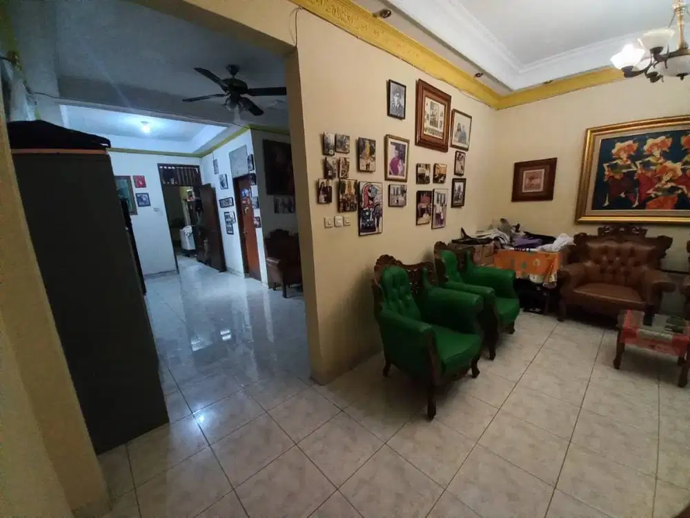 Luas Tanah 179m² Luas Bangunan 150m²! Dijual Rumah Secondary di Kemayo