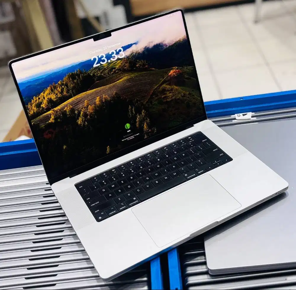 Macbook pro 2021 M1 ram 16gb ssd 512gb layar 16inc doble vga render dj