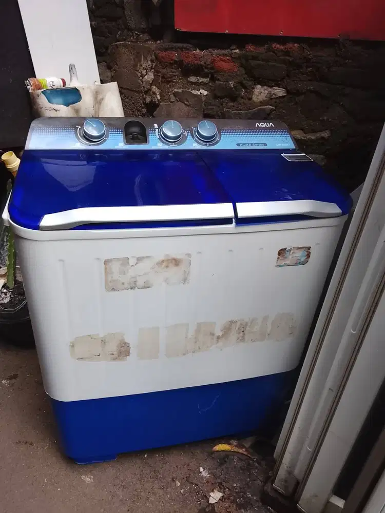 Mesin cuci dua tabung kapasitas 7kg merk Aqua