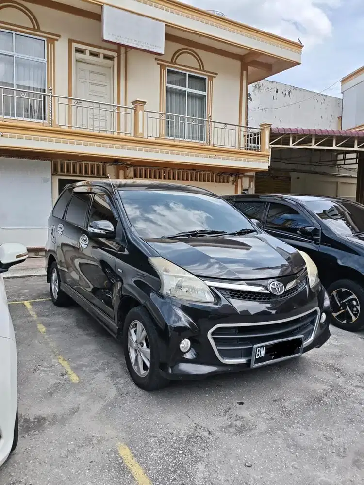 Avanza 1.5 Veloz otomatis