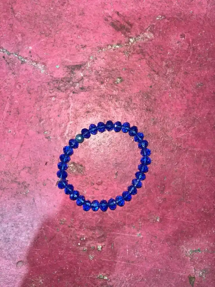 Gelang manik manik