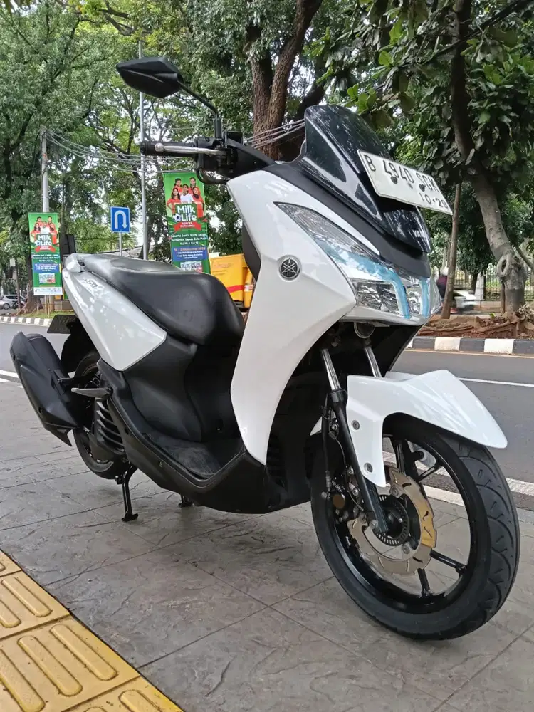 DIJUAL CASH YAMAHA LEXI KUNCI 125 THN 2018 PAJAK IDUP SIAP PAKAI
