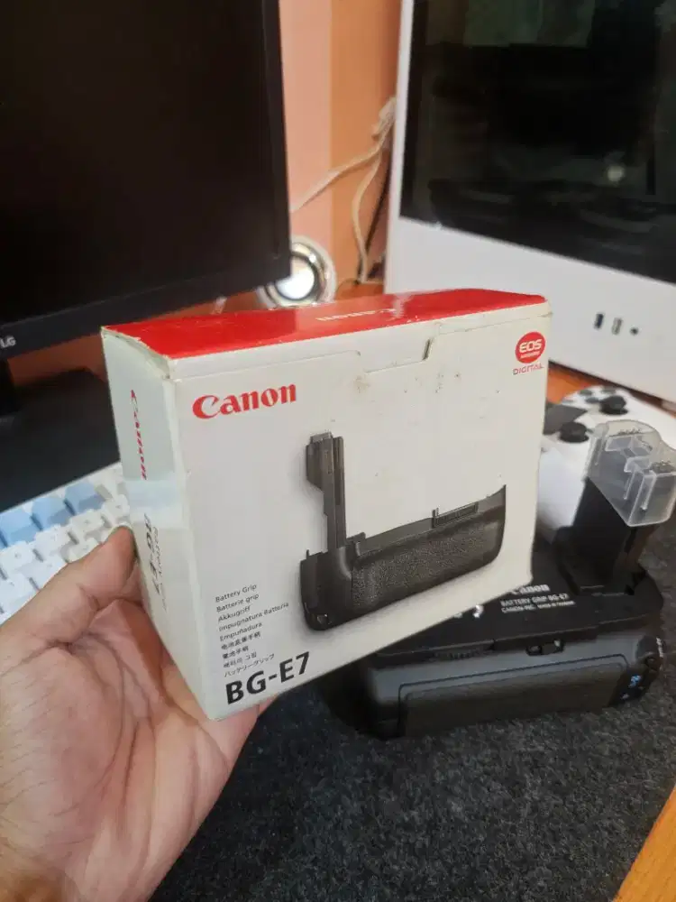 BATTERY GRIP CANON BG-E7 CANON 7D ORI