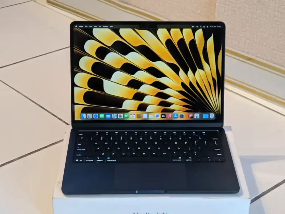MacBook Air M4 2025 16/256 Like new Ibox