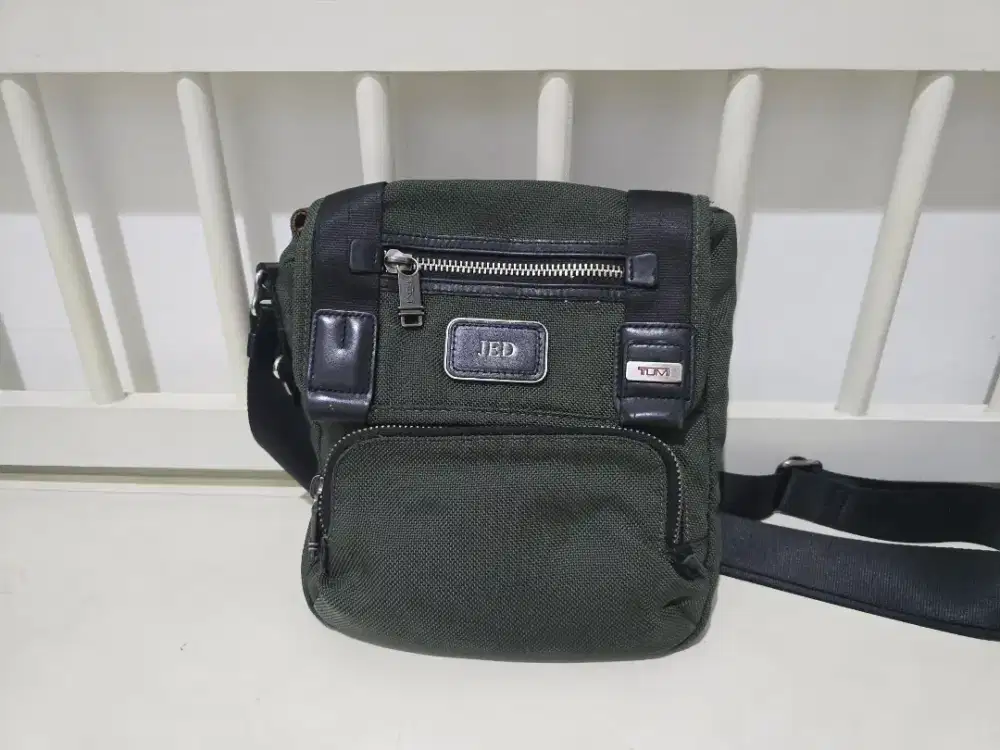 Jual Tas Selempang Sling bag Tumi Original 100% Kerby Crossbody Bagus