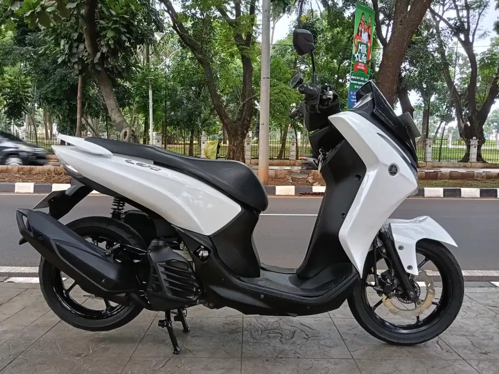 DIJUAL CASH YAMAHA LEXI 125 THN 2018 PAJAK IDUP SIAP PAKAI