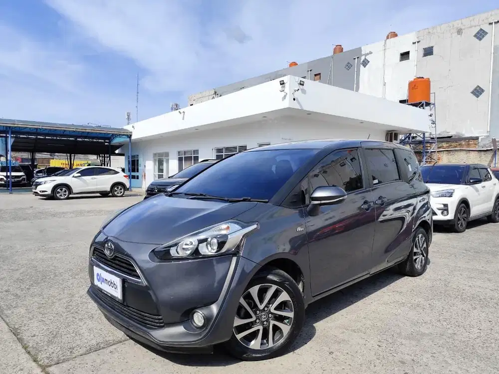 DP MURAH - Toyota Sienta 1.5 V Bensin-AT 2017