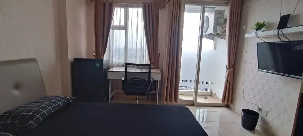 Studio apartemen praktis, bersih & nyaman di Mares 3 view gunung Salak