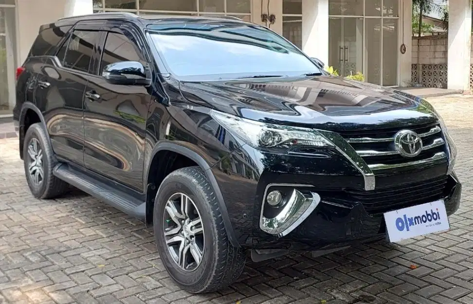 TDP 17JT Toyota Fortuner 2.4 G Solar-MT Hitam 2018