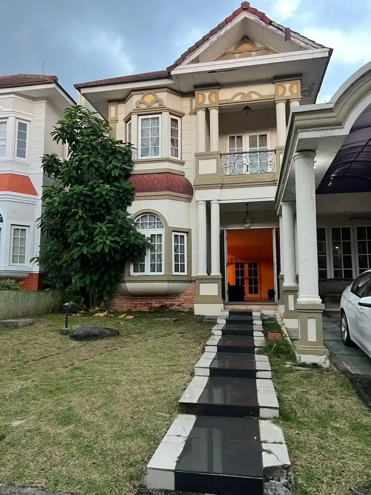 Disewakan Rumah Kota Wisata Cluster San Francisco