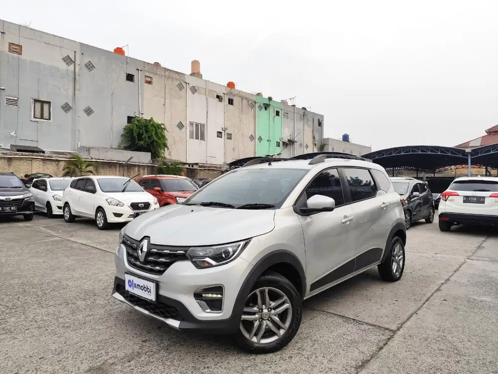DP MURAH - Renault Triber 1.0 RXZ Bensin-AT 2021
