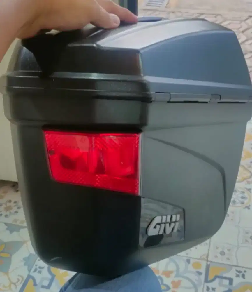 Box Motor Givi E22NDX Bracket SBL 2000