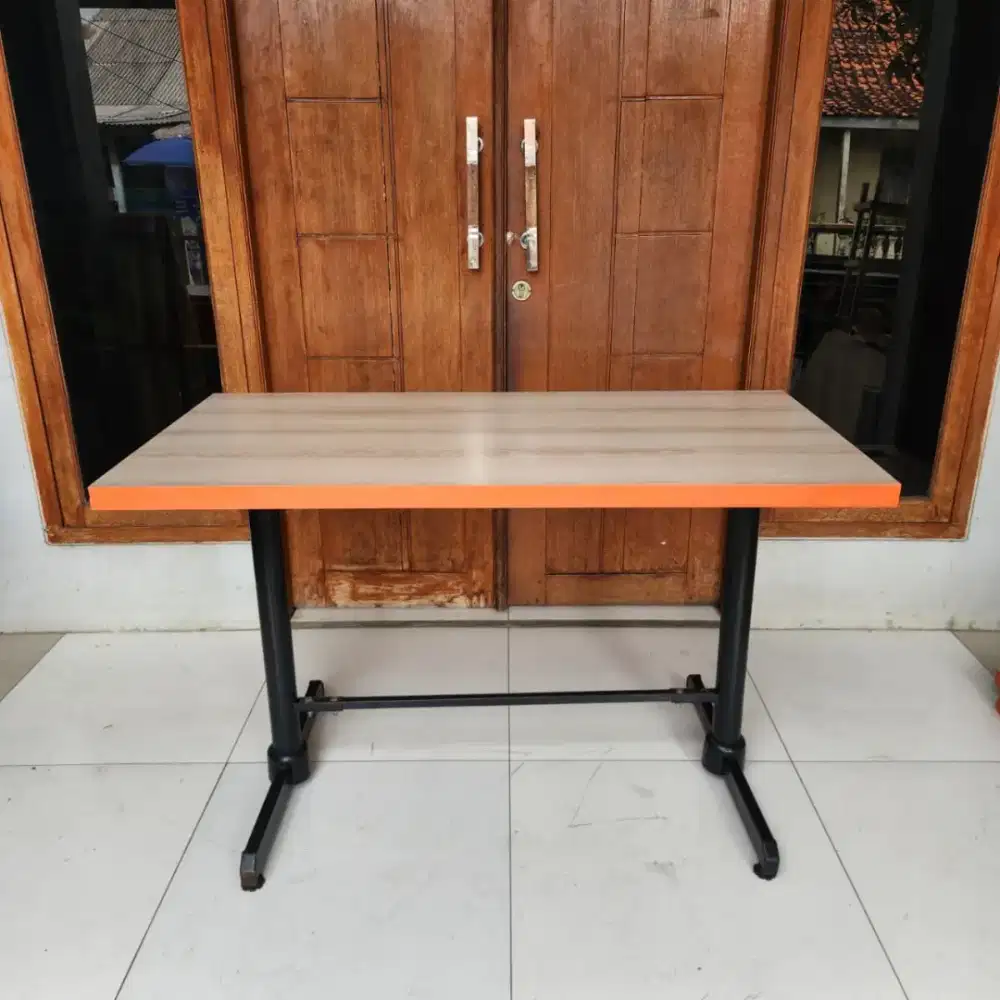 Meja Makan Ex Cafe Resto