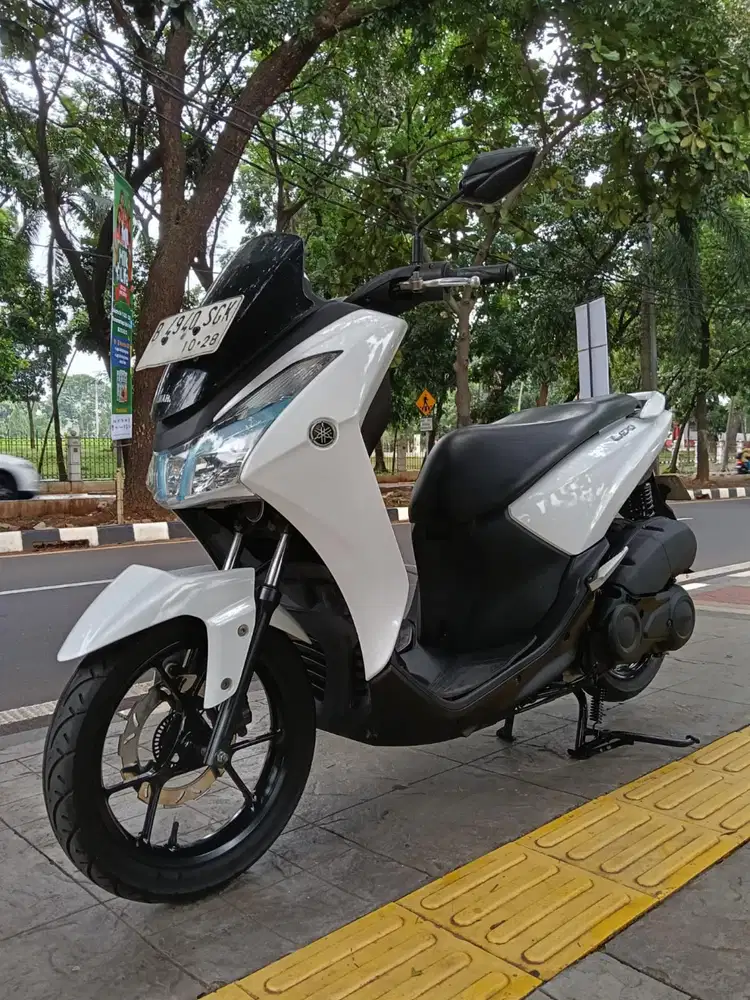 DIJUAL CASH YAMAHA LEXI KUNCI 125 THN 2018 PAJAK IDUP SIAP PAKAI