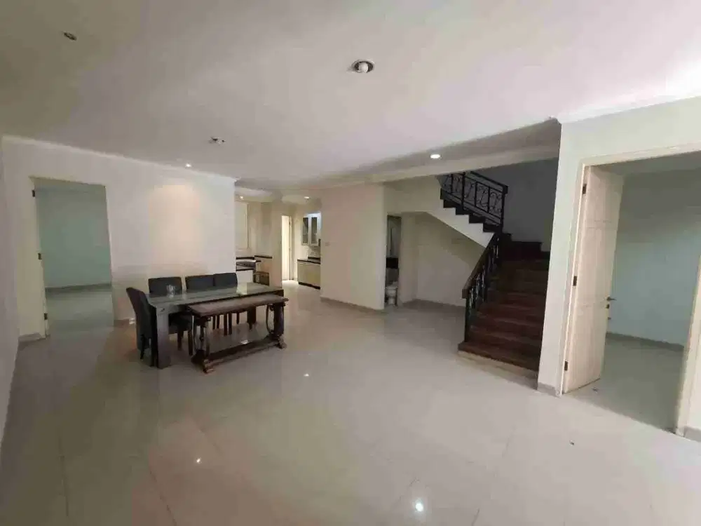 Rumah Jual Sewa. siap huni. harga nego, KT 4+1, Rapi, lingkungan aman