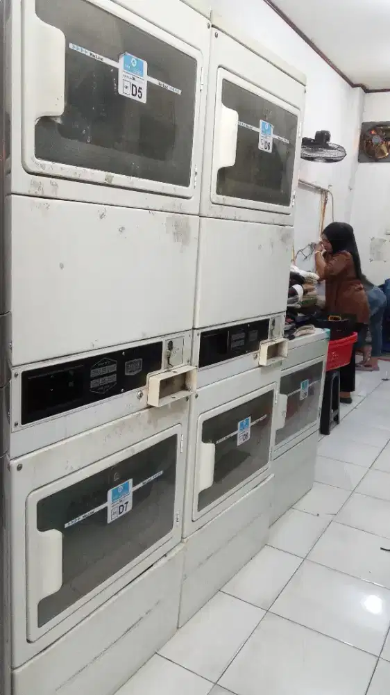 Loker laundry maxpress