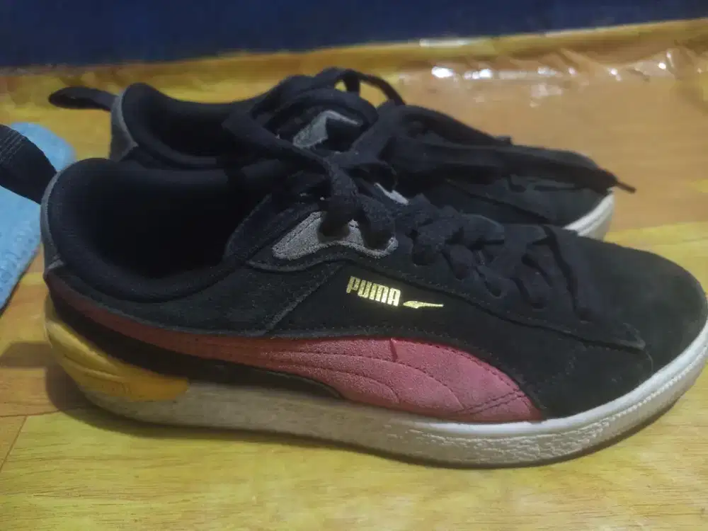 Sepatu Puma Suede Bloc
