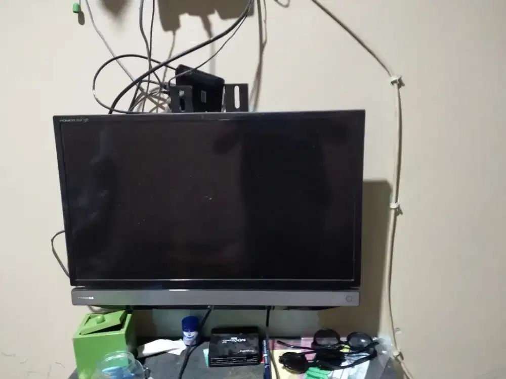 tv lcd toshiba 24 inch