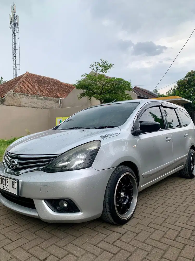 Nissan Grand livina 2014 Bensin