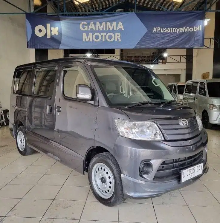 Luxio D 1.5 Minibus FrontFacing AC/PS/Tape Th2024 Abu-abu Istimewa