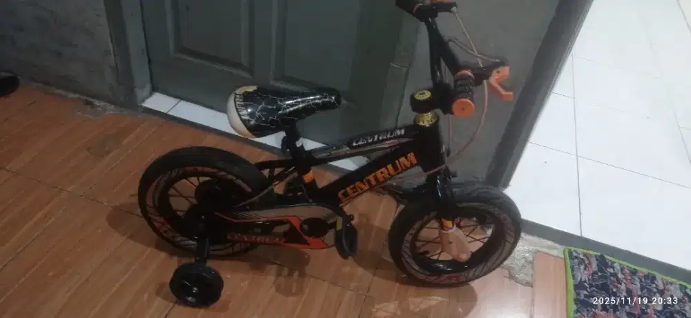 SEPEDA ANAK RODA 4 UK 12