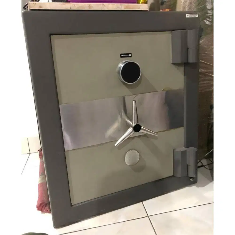 Brankas Solingen Dazzle Sz1