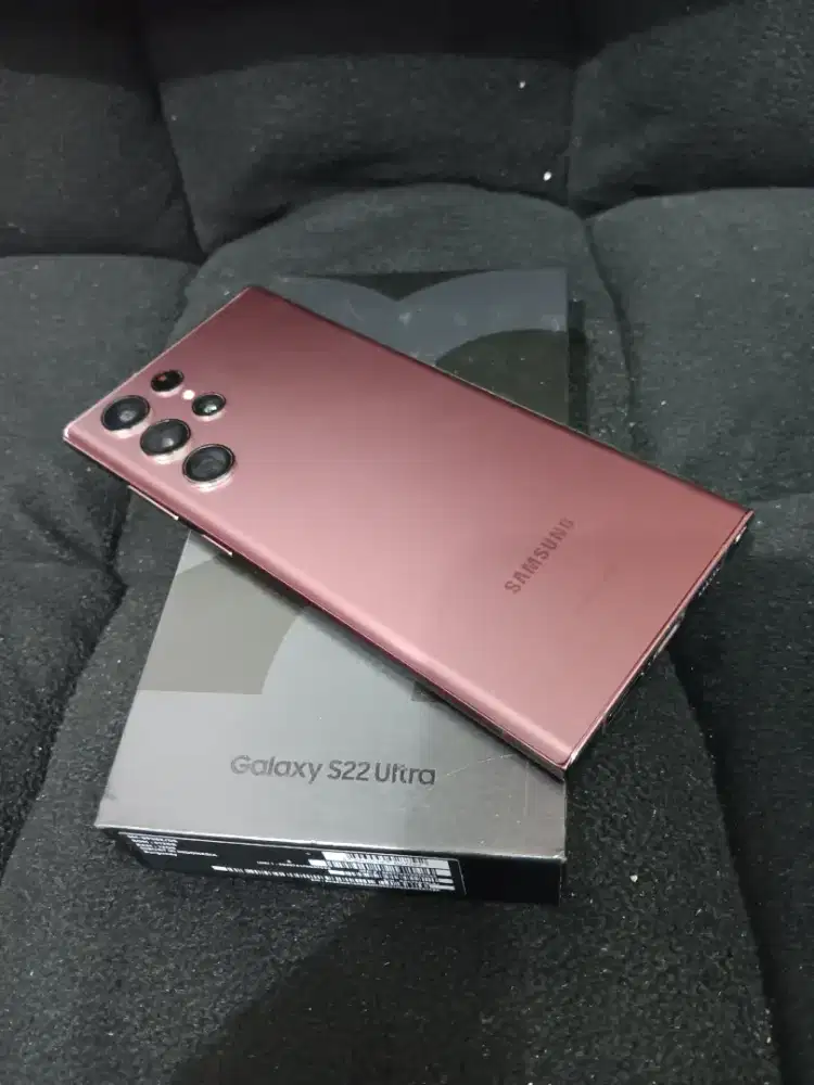 Samsung Galaxy S22 Ultra Burgundy Ram 12/512gb Lengkap Mulus