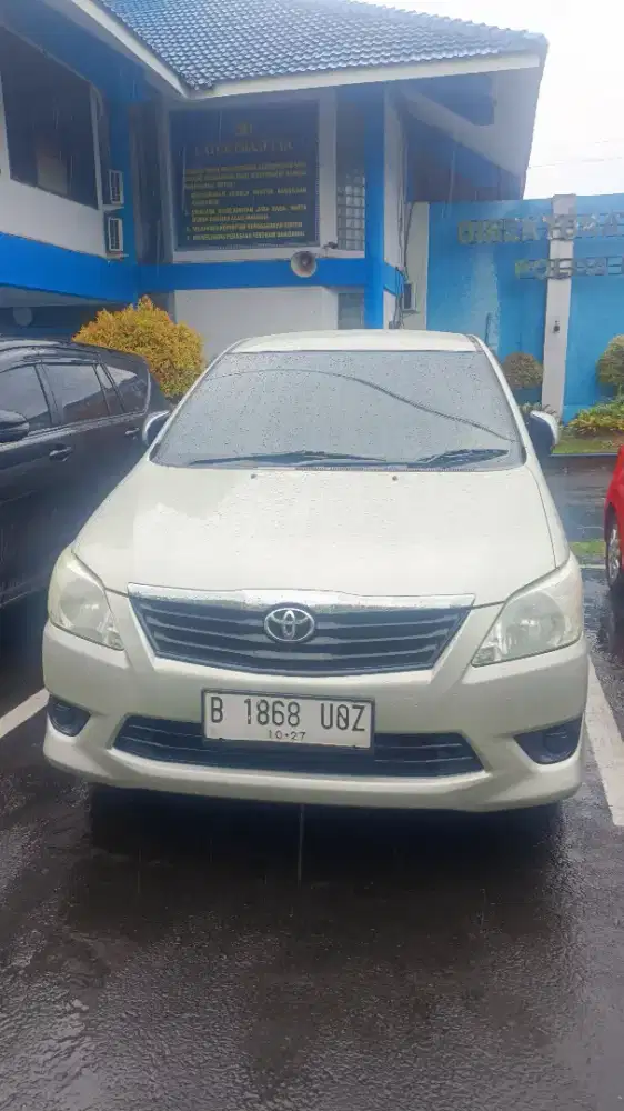 Toyota Kijang Innova Solar 2012
