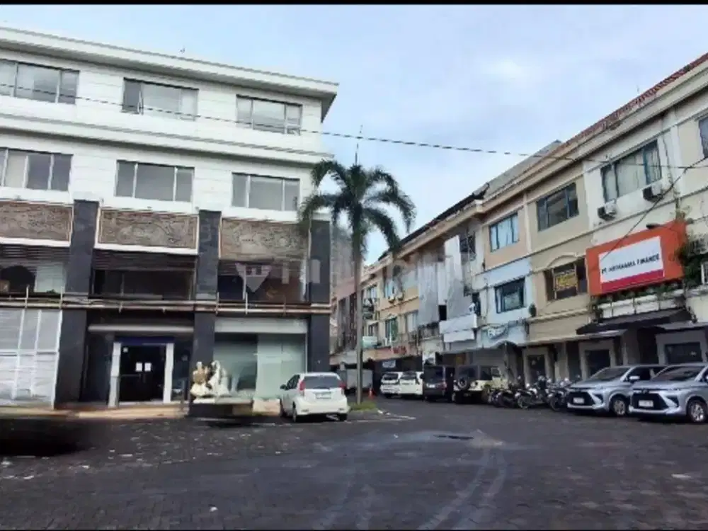 Gedung 4 lantai ex Bank Teuku Umar Denpasar Bali