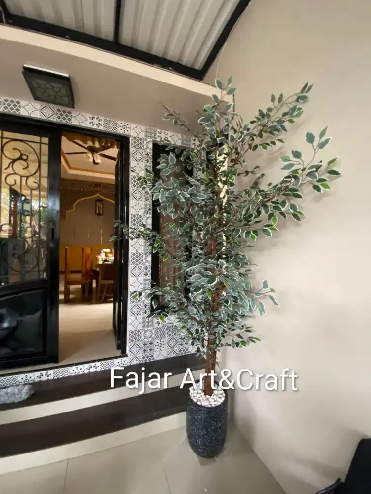 Pohon Artificial Sisi ruangan